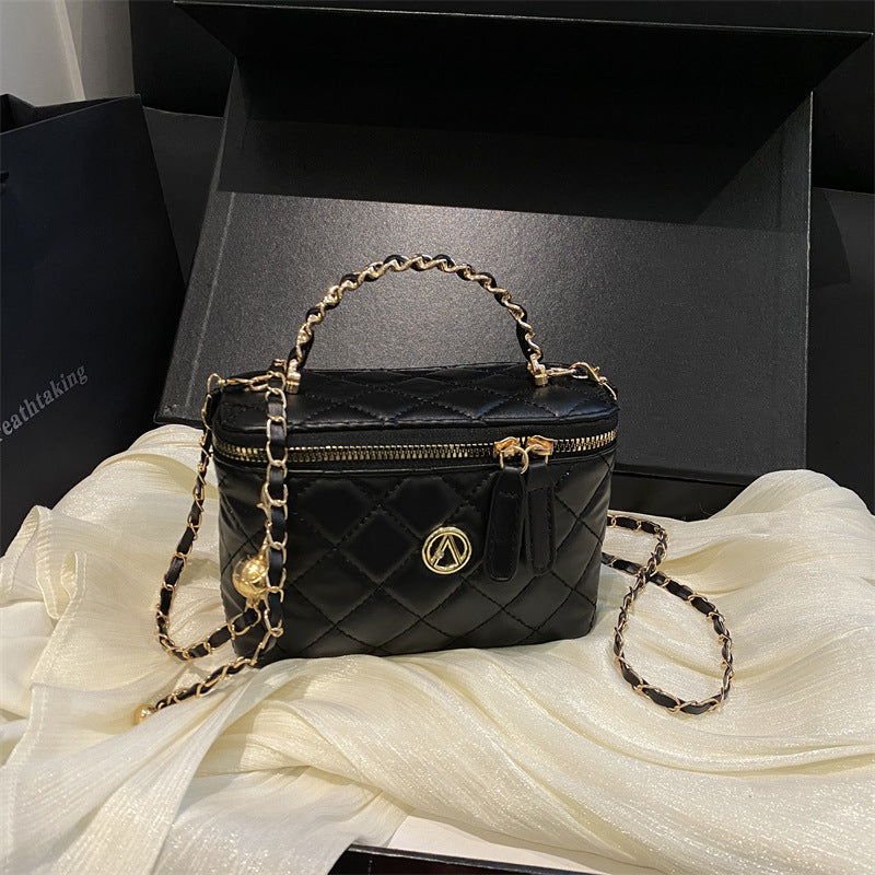 Quilted Mini Crossbody Handbag  1791971448