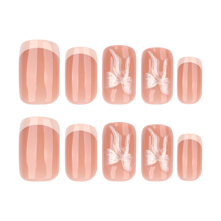 Artificial nail art with delicate floral design Stornfield
