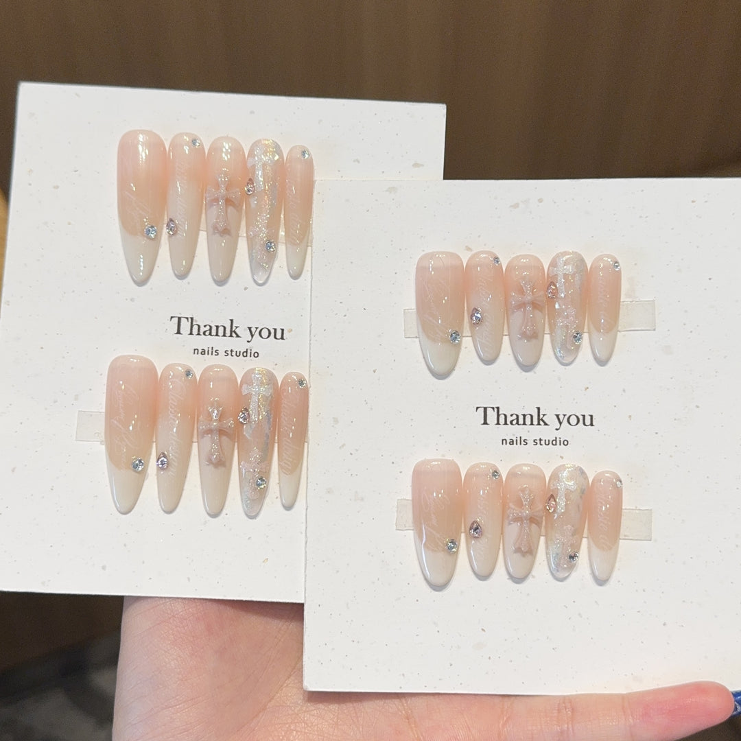 Artificial nail tips with elegant accents Stornfield