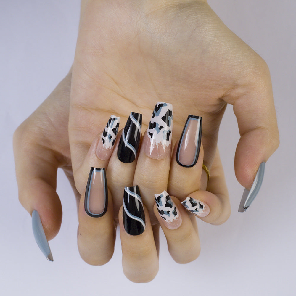 Artificial nails with modern black and white pattern Stornfield