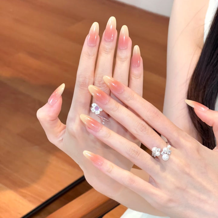 Artificial Nails in Elegant Ombre Look Stornfield