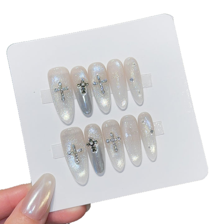Glamorous artificial nails with sparkling accents Stornfield