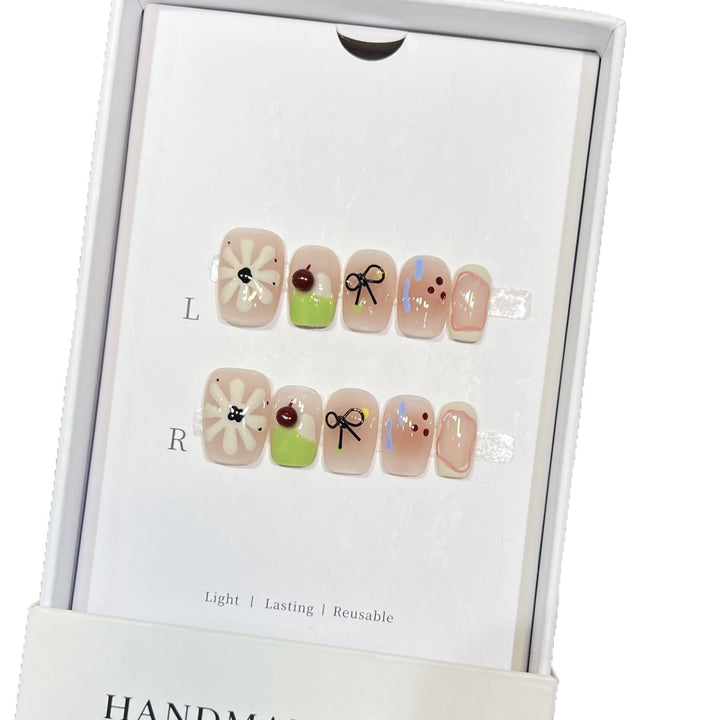 Artistic Floral Press-On Nail Set with Reusable Design Stornfield