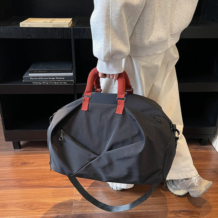 Stylish travel bag with ergonomic design Stornfield