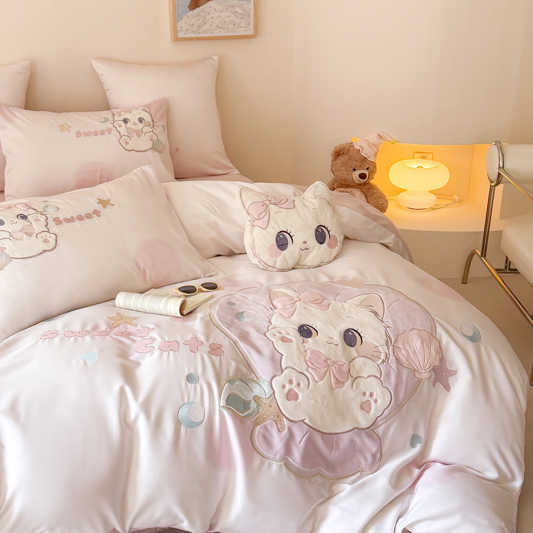Girls' bedding set in Kawaii look with velvet appliqué and embroidered cat motifs