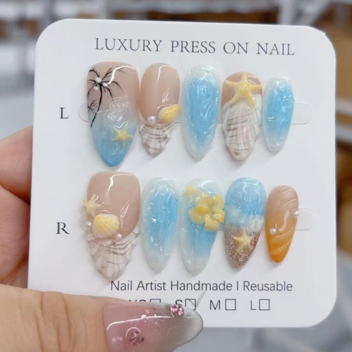 Artistic Floral and Star-Embellished Press-On Nail Set Stornfield
