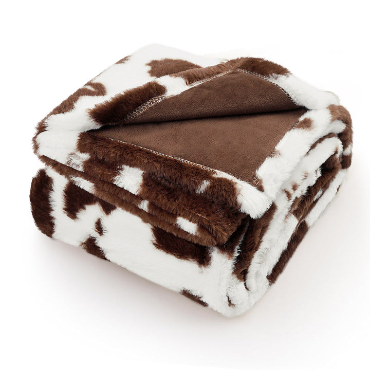 Ladies Cozy and Stylish Bedspread Stornfield