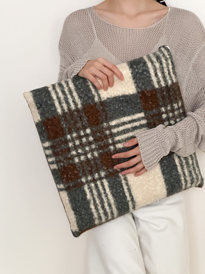 Oversize Sherpa Clutch with floral bouclé look