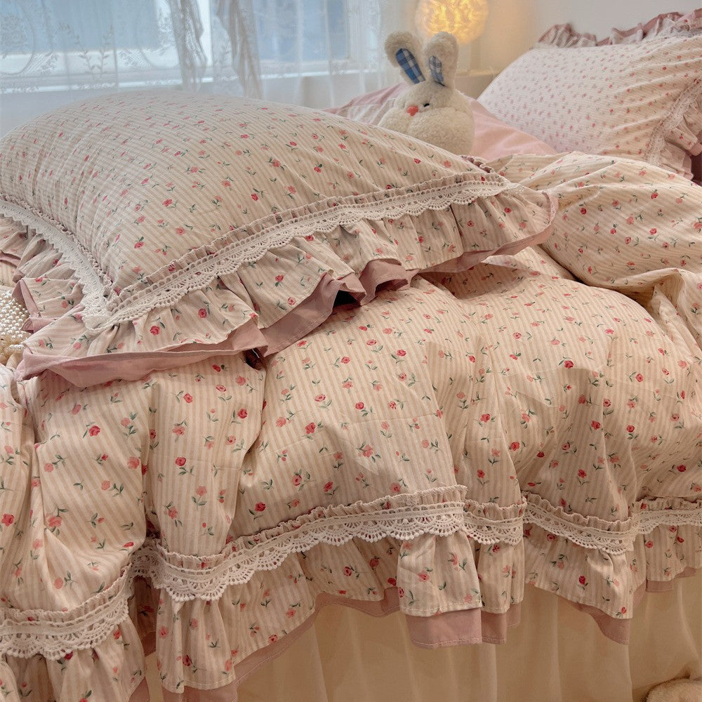 Romantic bedding set with lace ruffle, frills and fine rose stripe