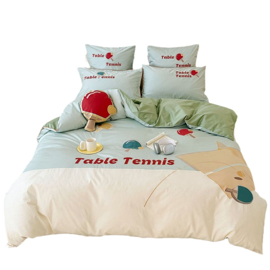 Children's bedding set in football sports design with embroidered appliqué