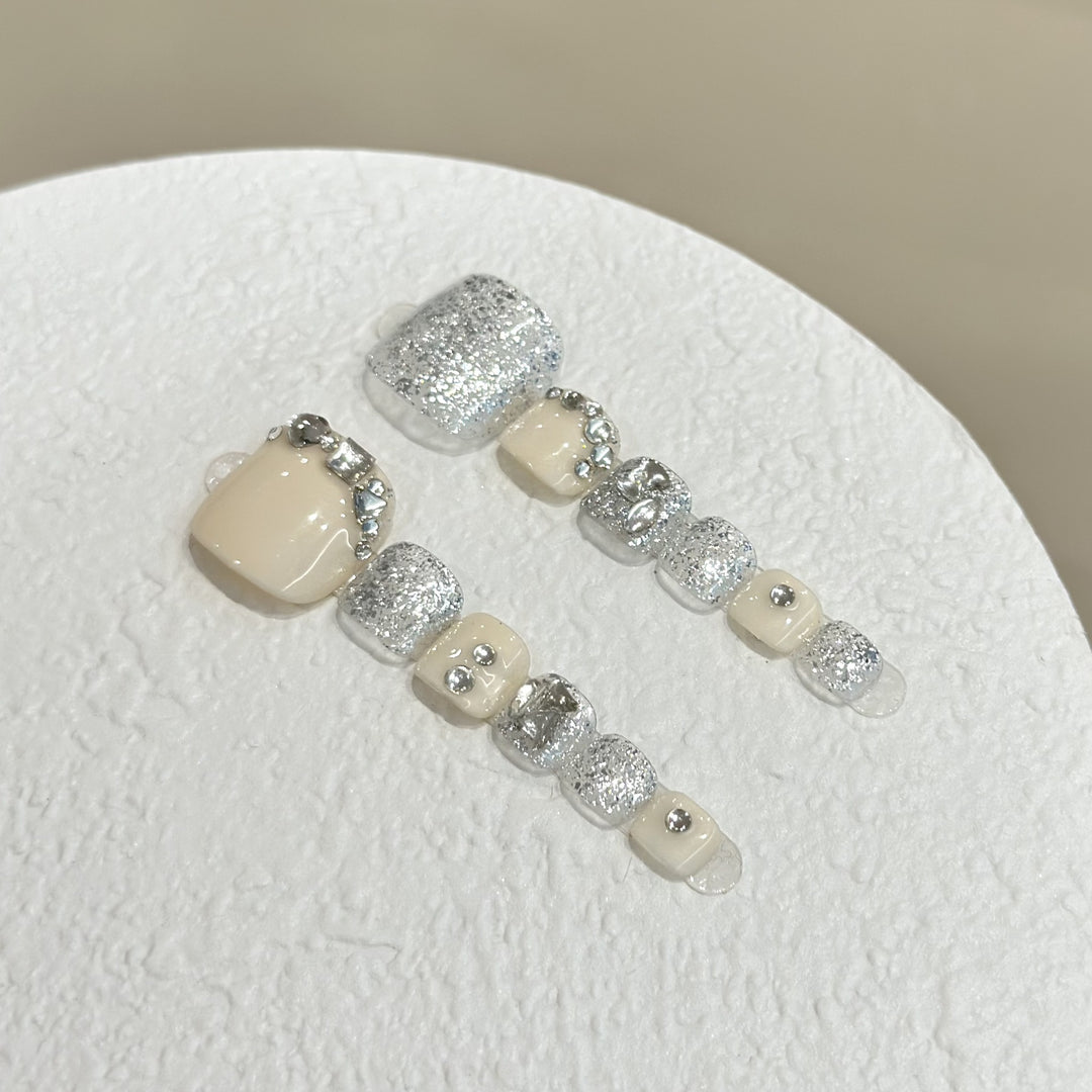 Elegant Press-On Nail Art Set with Sparkling Accents