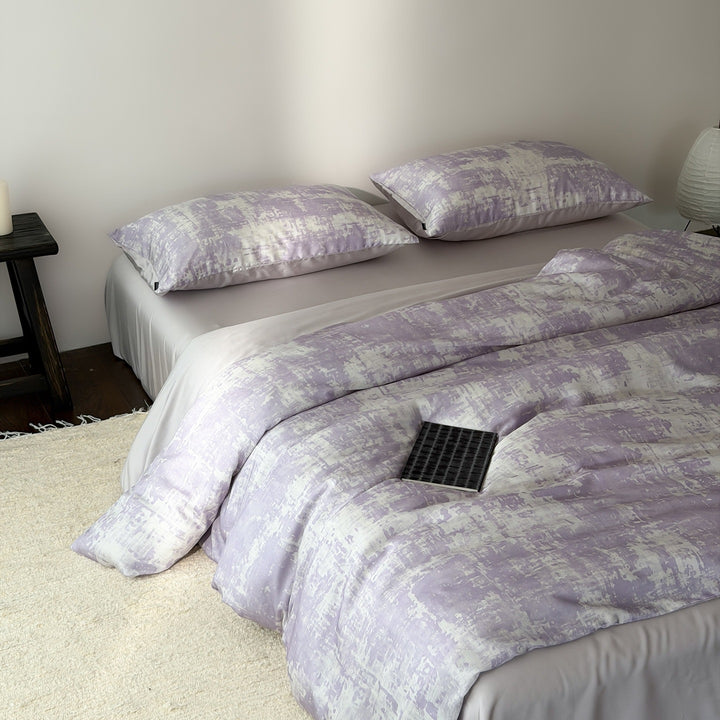 Bedding set made of cotton satin with textured brush print and reversible function