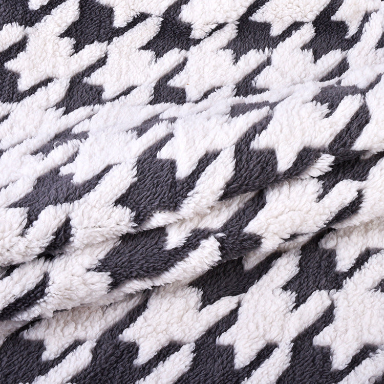 Ladies cuddle blanket with unique houndstooth pattern Stornfield