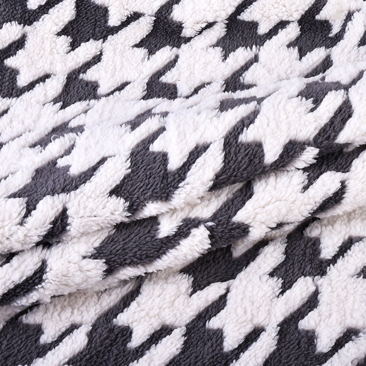 Ladies cuddle blanket with unique houndstooth pattern Stornfield