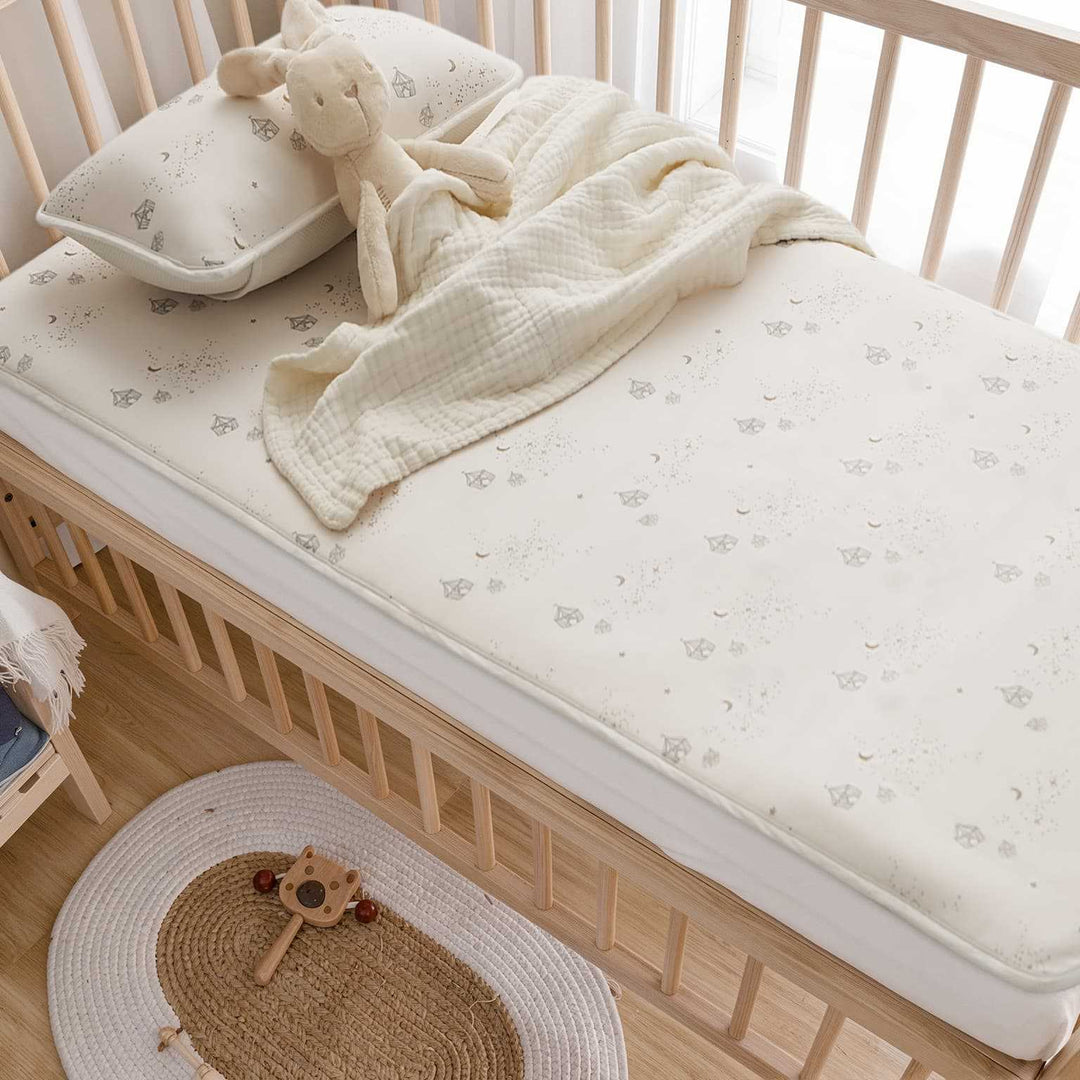 Breathable baby fitted sheet with waterproof and hypoallergenic mattress protector