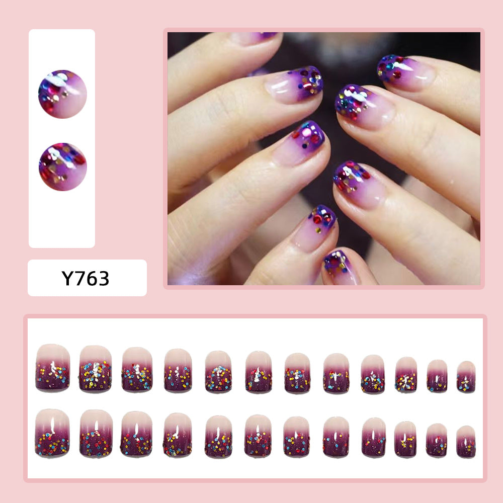 Artificial nails with glamorous glitter design Stornfield