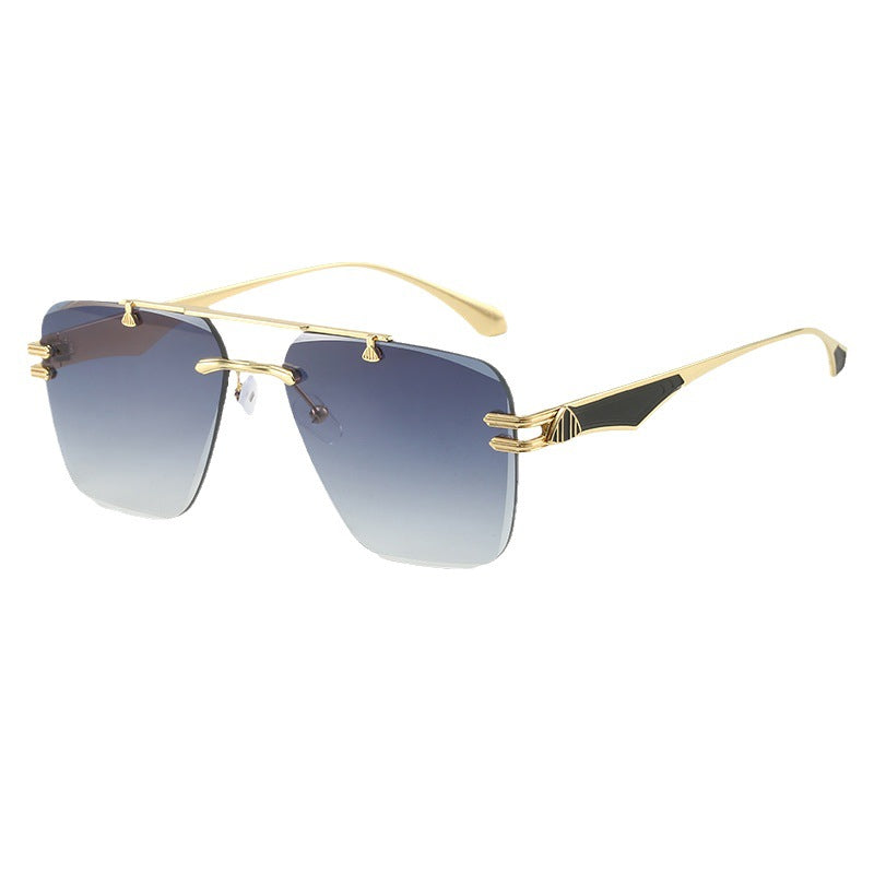 Women’s designer sunglasses in an extravagant frame Stornfield