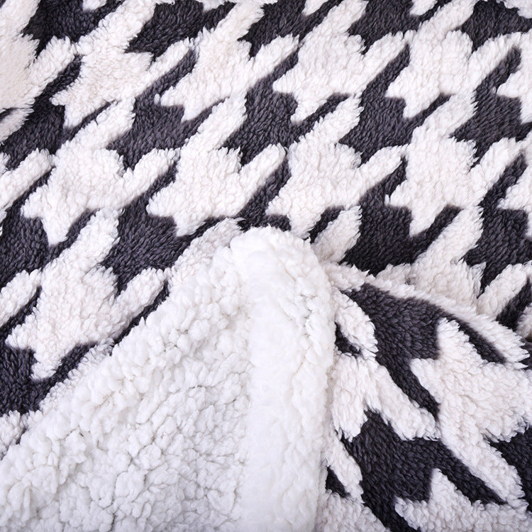 Ladies cuddle blanket with unique houndstooth pattern Stornfield