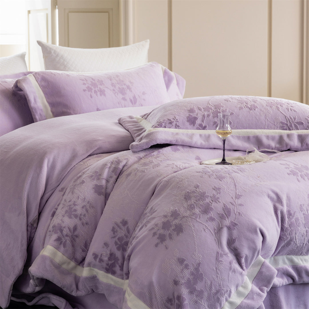 Luxurious Reversible Bedding Set with Quilted Plush Blanket and Jacquard Woven Floral Relief