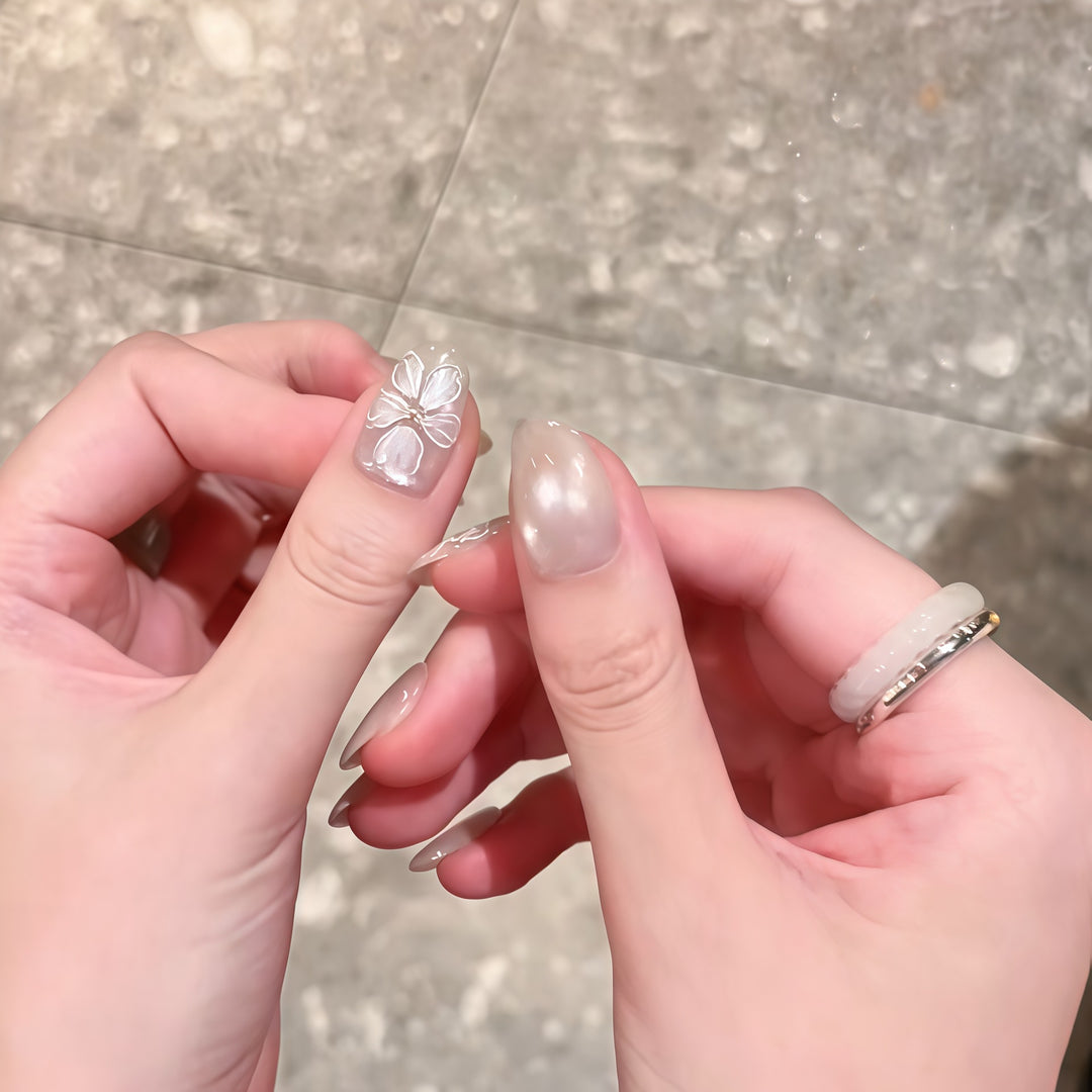 Artificial nails with delicate flower design Stornfield