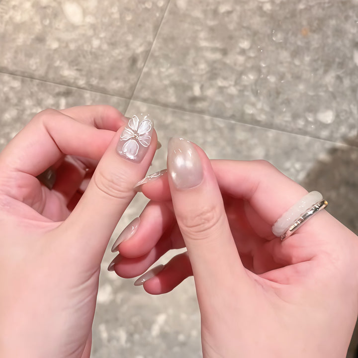 Artificial nails with delicate flower design Stornfield
