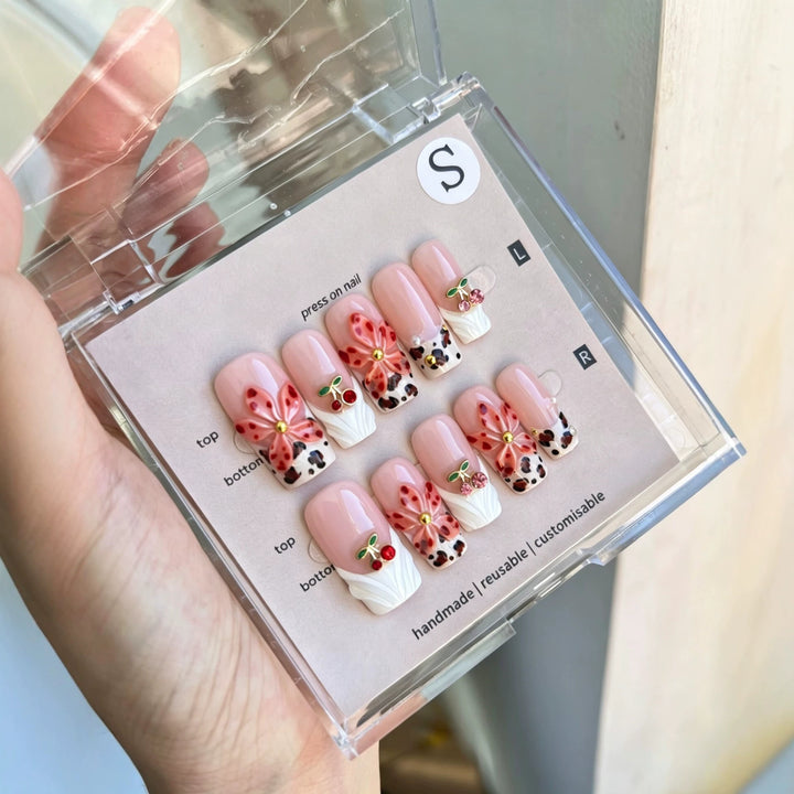 Artistic Floral Decorative Press-On Nails