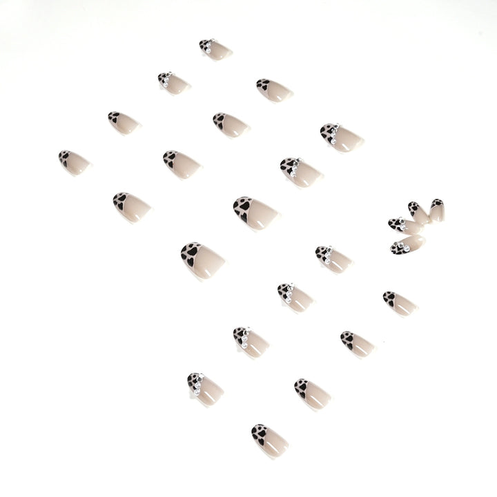 Artistic and elegant artificial nails Stornfield