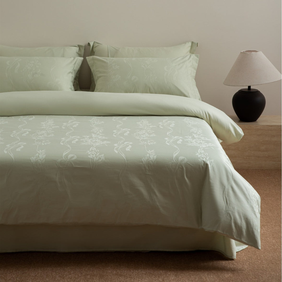 Luxury Jacquard Floral Duvet Cover Set with Pillow Shams