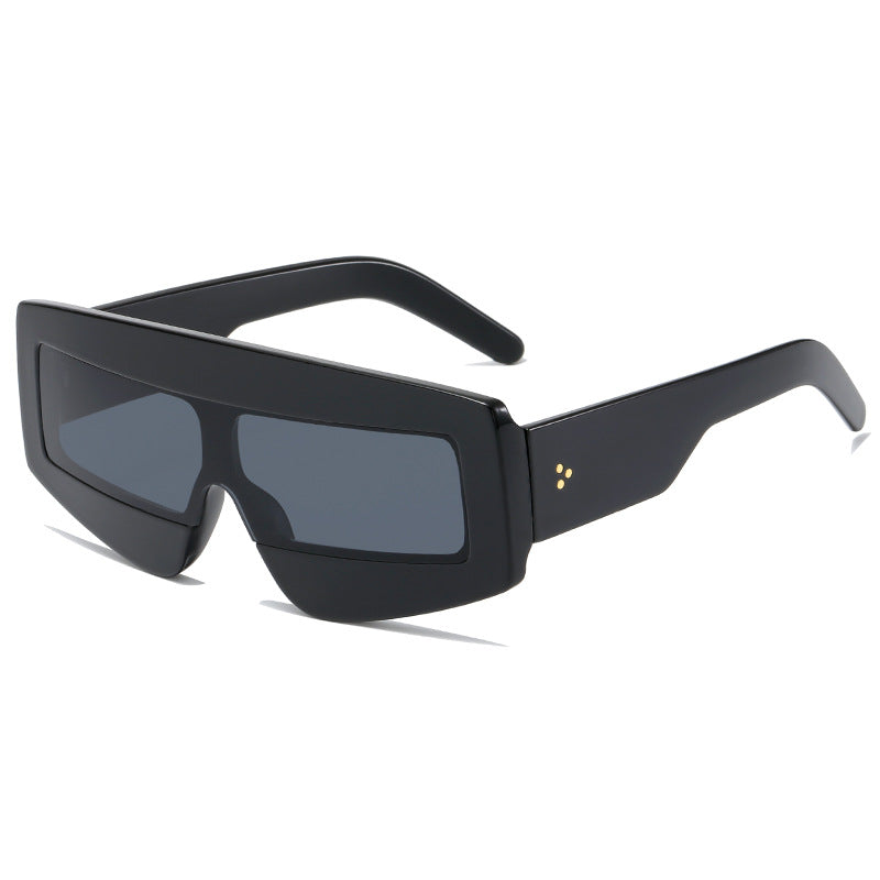 Women futuristic sunglasses in chunky design Stornfield