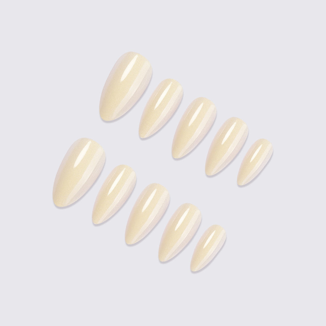 Artificial motive nails with elegant shape Stornfield
