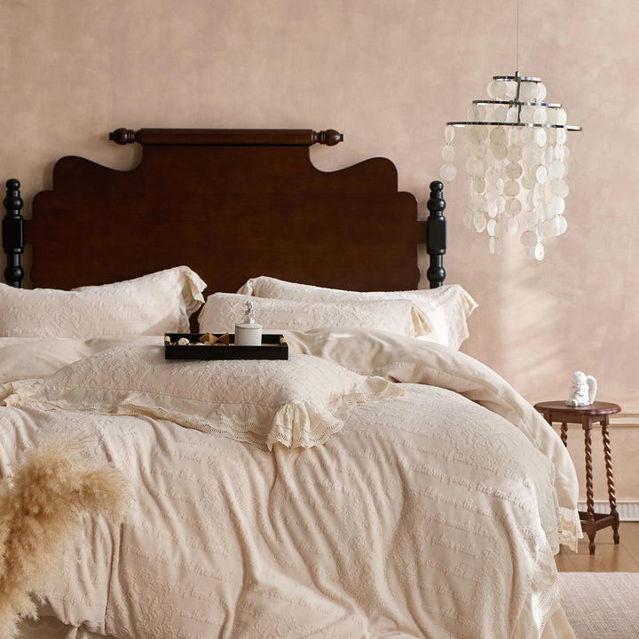 Romantic cotton bedding set with jacquard relief and lace trim