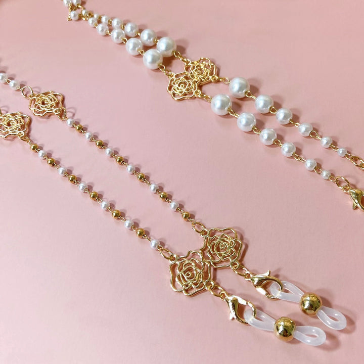 Sparkling glasses holder chain with pearls and floral pendants Stornfield