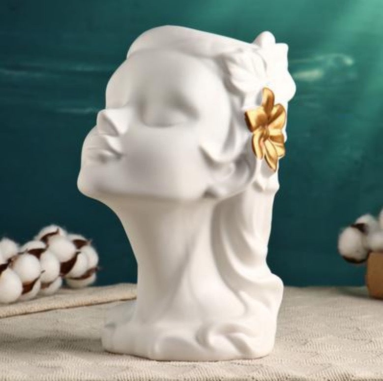 Artful Plant Sculptures Stornfield