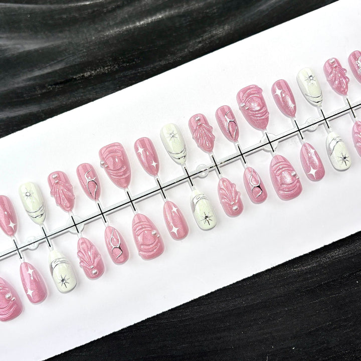 Stylish Press-On Nail Art Kit
