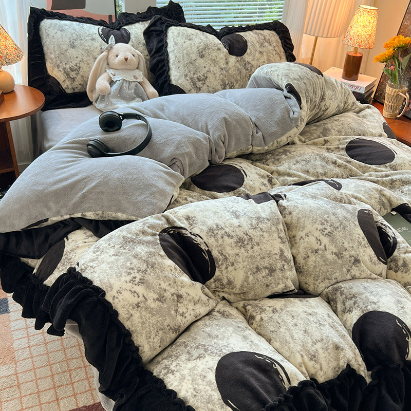 Floral Patterned Plush Comforter Set
