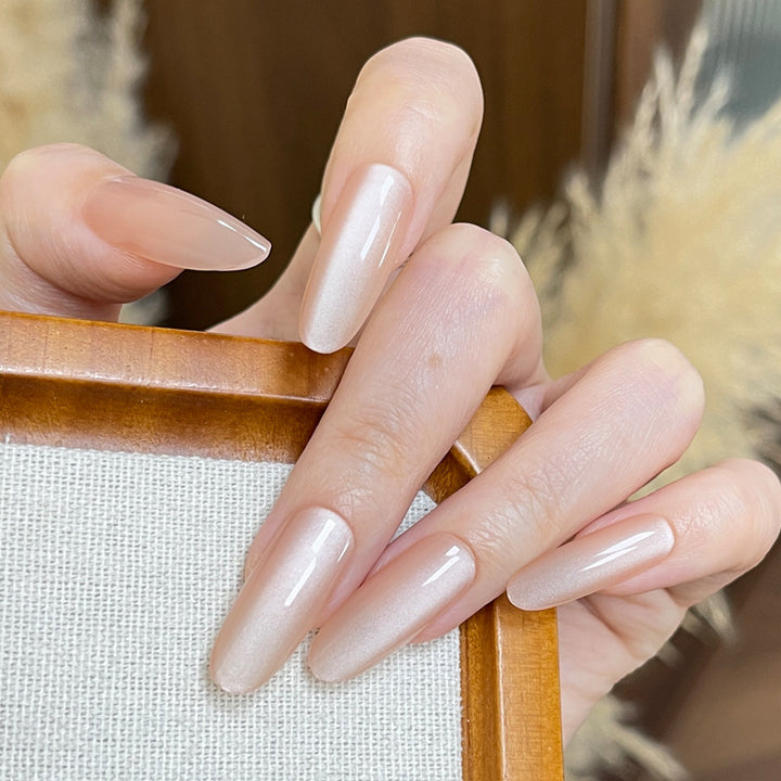 Elegant Almond-shaped Press-On Nail Tips Stornfield