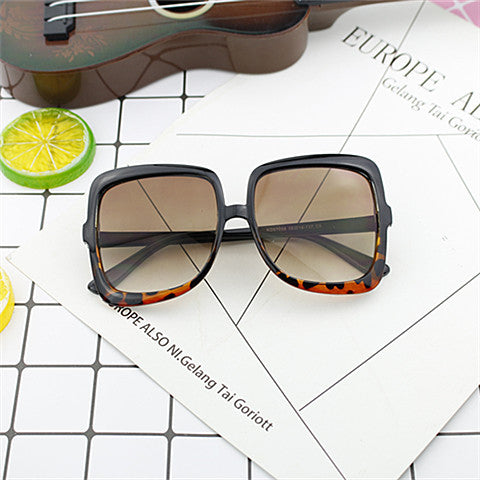 Women’s Geometric Sunglasses in Modern Design Stornfield