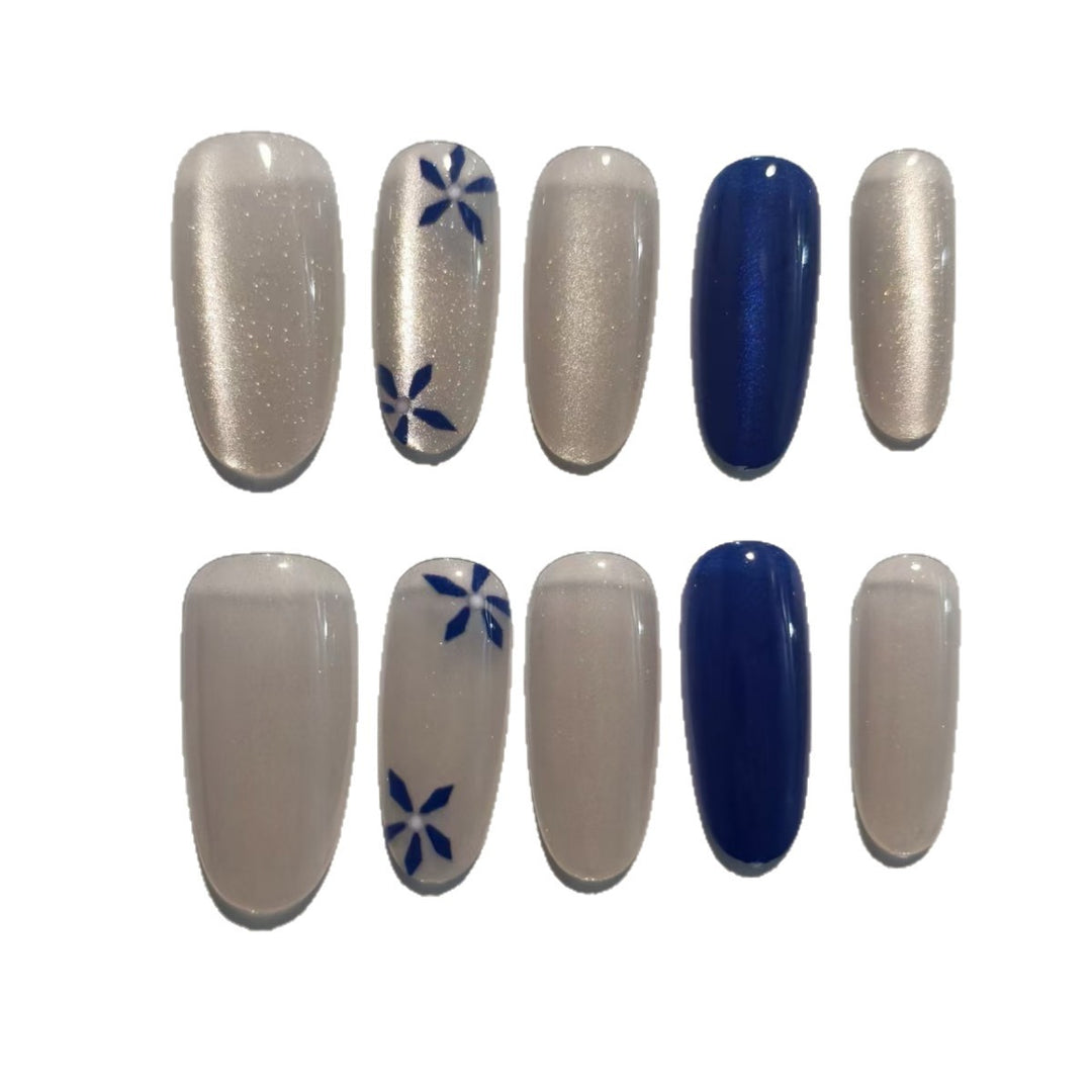 Artistic Floral-Inspired Press-On Nail Set Stornfield