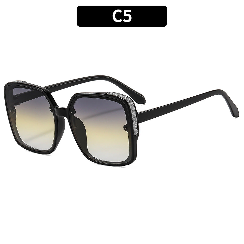 Fashionable Oversized Sunglasses