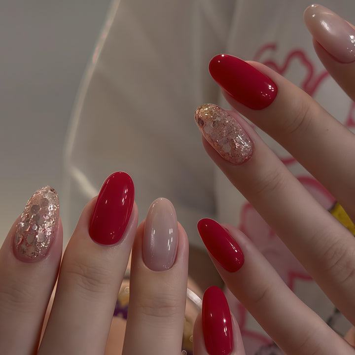 Glamorous artificial nails with sparkling accents Stornfield