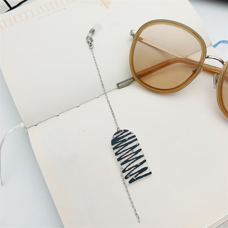 Heart-Designed Eyewear Chain Holder Stornfield