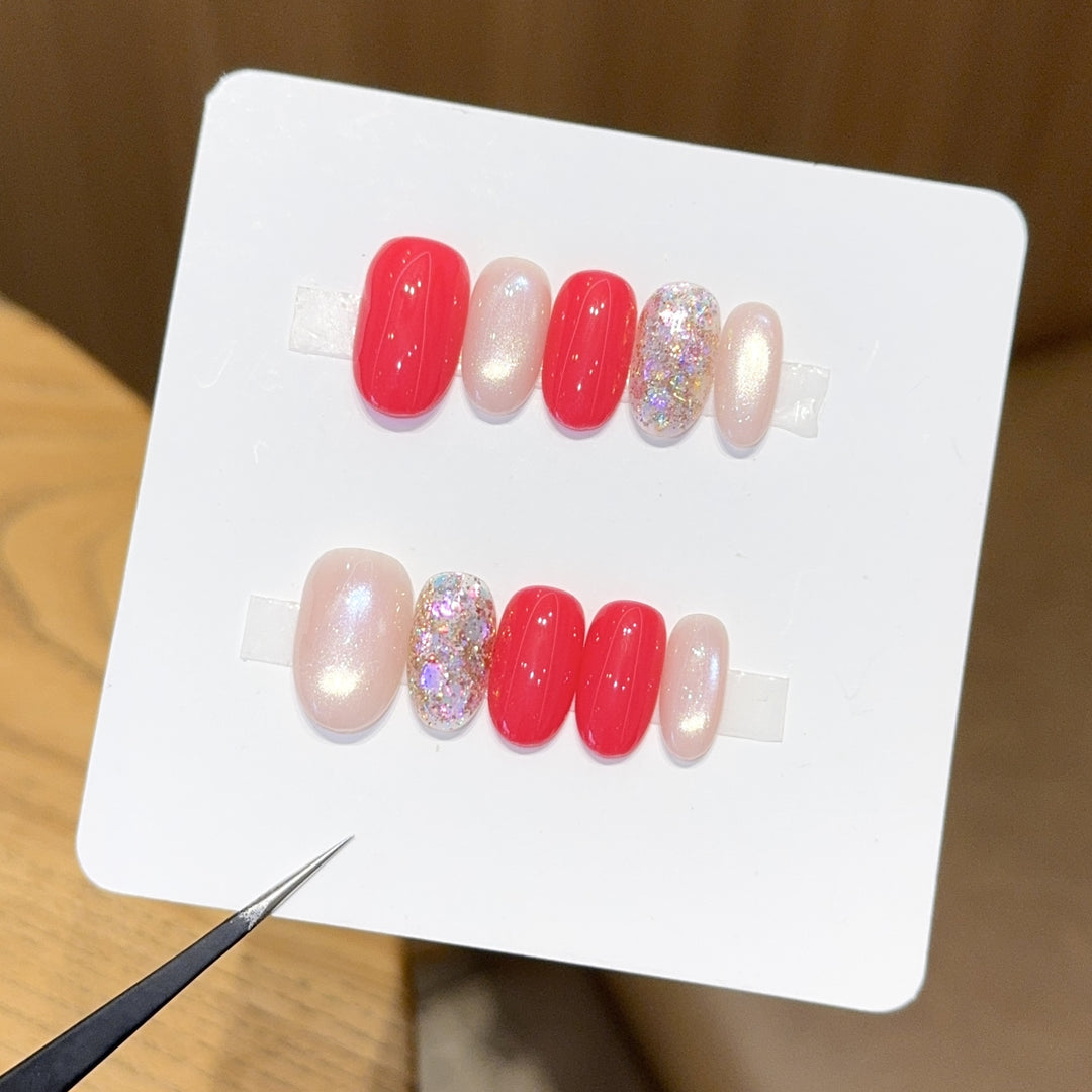 Glamorous artificial nails with sparkling accents Stornfield
