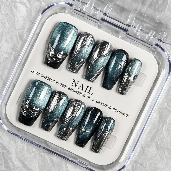 Artistic Press-On Nail Tips with Gradient Design