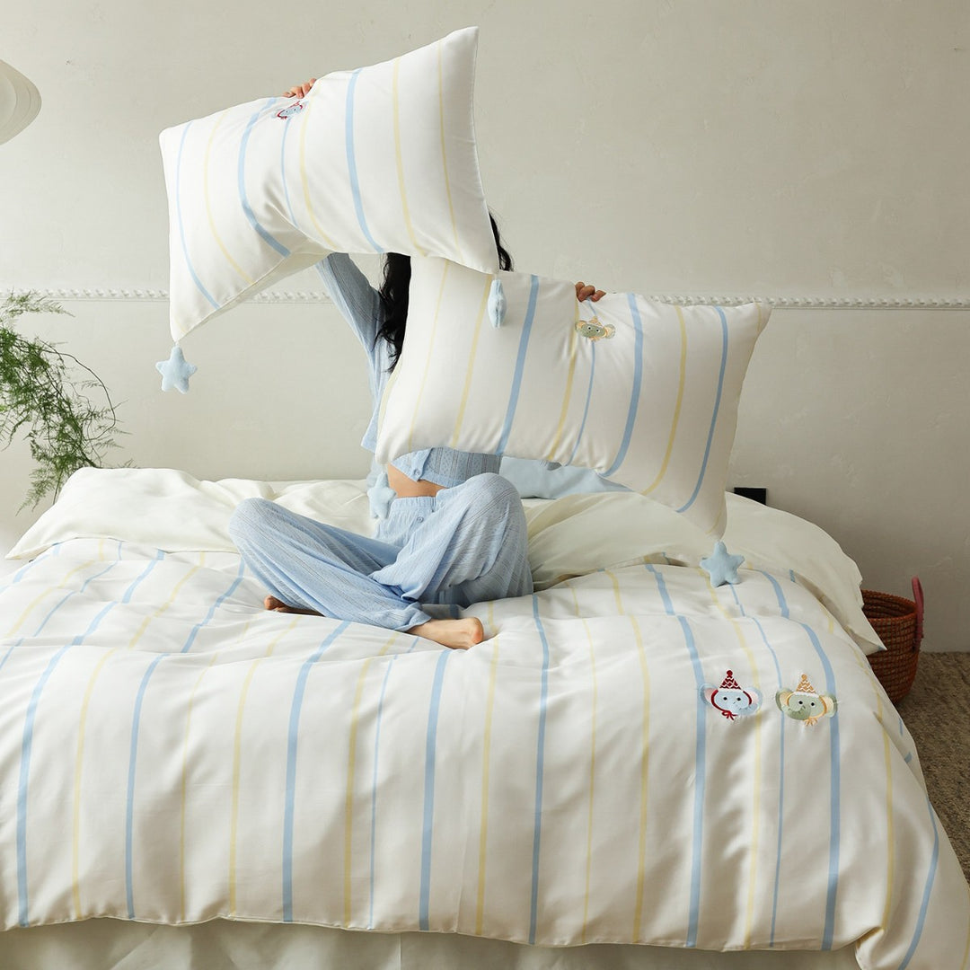 Striped Cotton Sateen Duvet Cover Set with Embroidered Animal Tassel Pillowcases