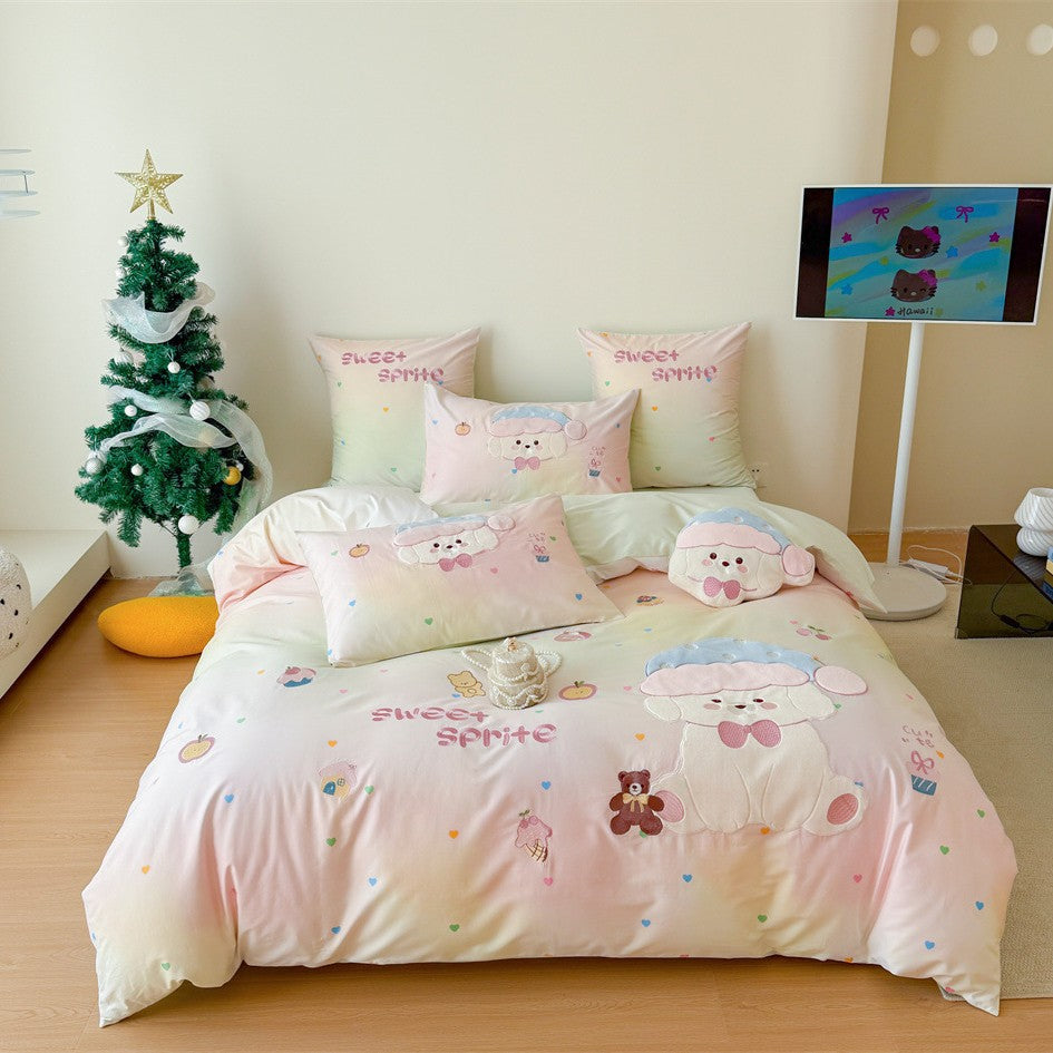 Children's bedding set with appliquéd sheep and teddy details