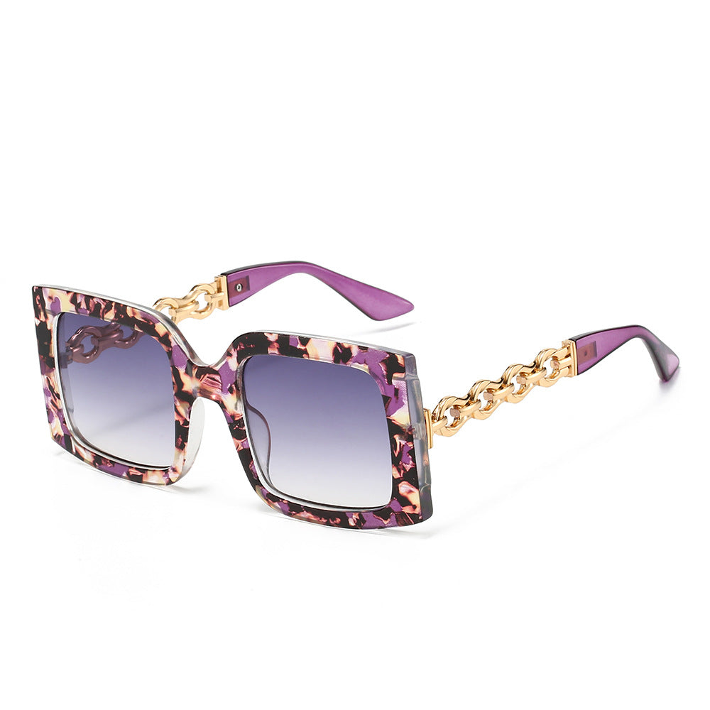 Ladies elegant sunglasses with luxurious chain details Stornfield
