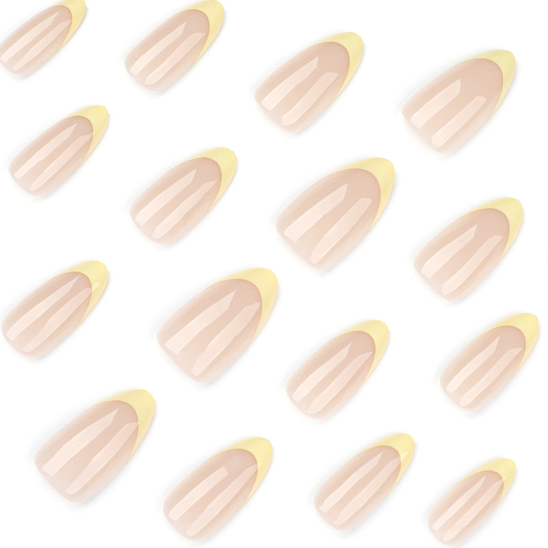 Elegant Nail Art with Gradient and Shine Stornfield