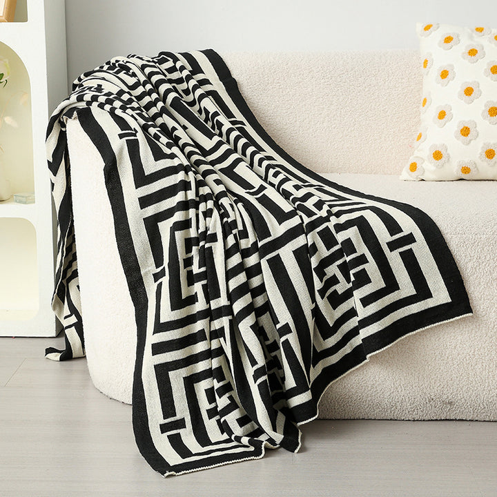 Women's decorative comfort blanket in modern geometric design Stornfield
