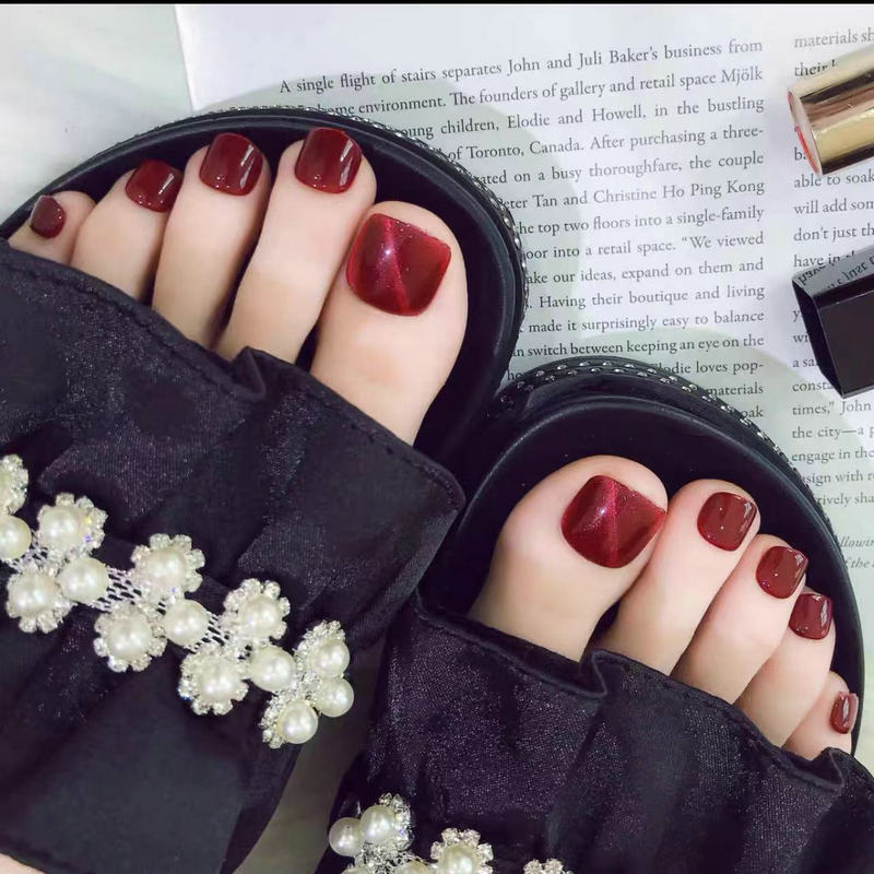 Artificial nails with elegant shine Stornfield