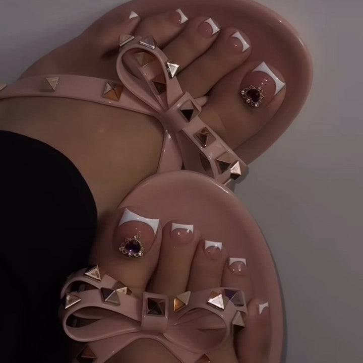 Luxurious flip-flops with shimmering accents and elegant embellishments Stornfield